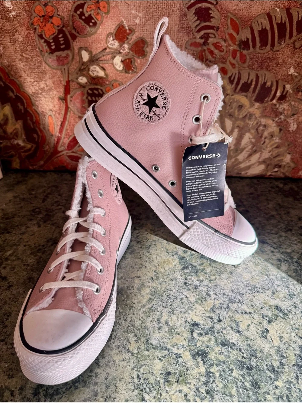 NWT Converse Kids High-Top Sneakers in Pink and White w/ Fleece Lining